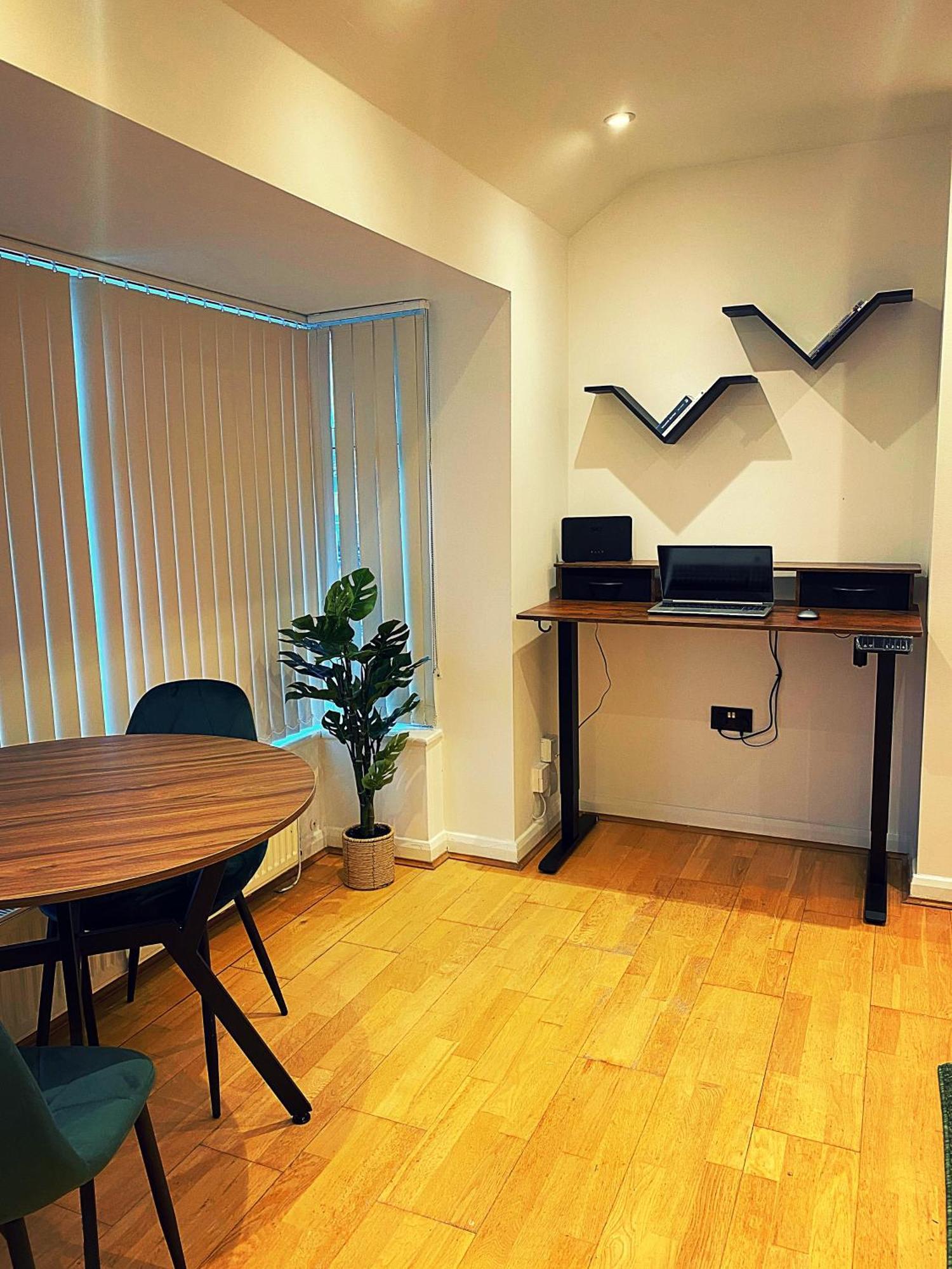 133C Hibrid Home Оксфорд Екстериор снимка